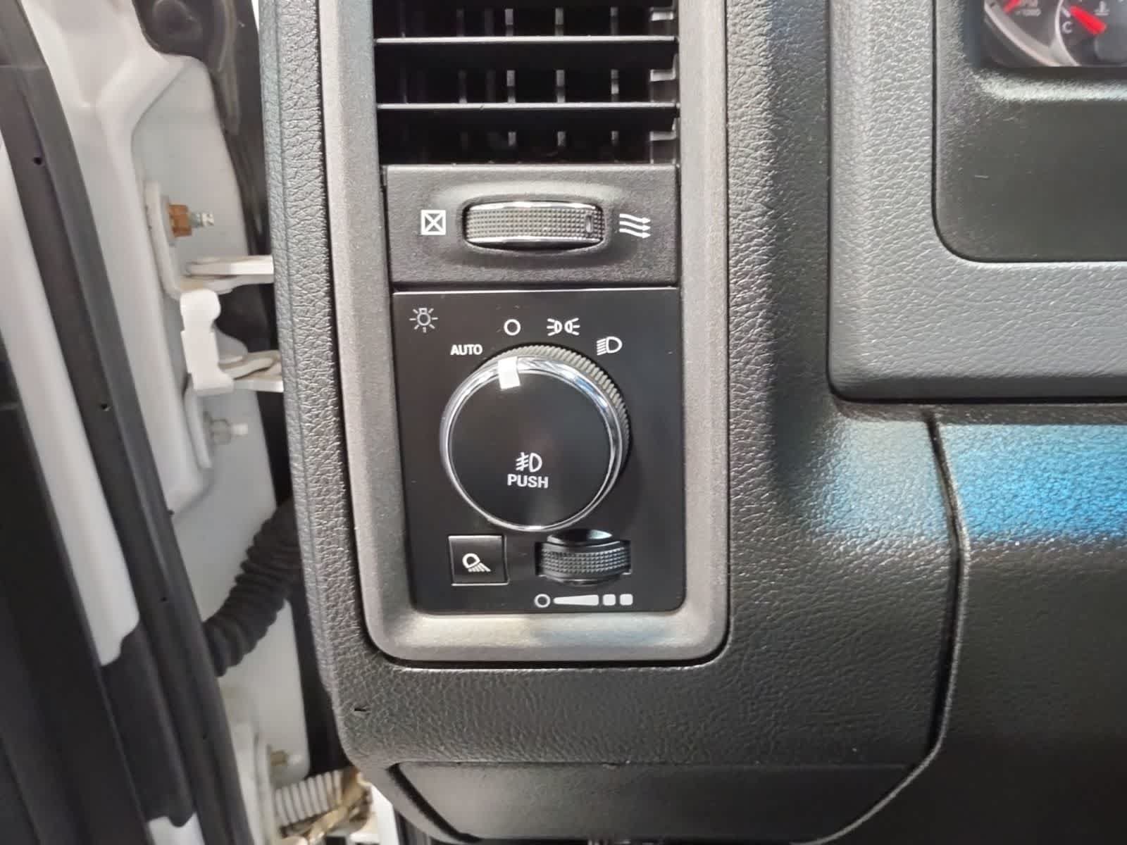 Used 2019 RAM 1500 Express w/ Express Value Package AWD/4WD image 17