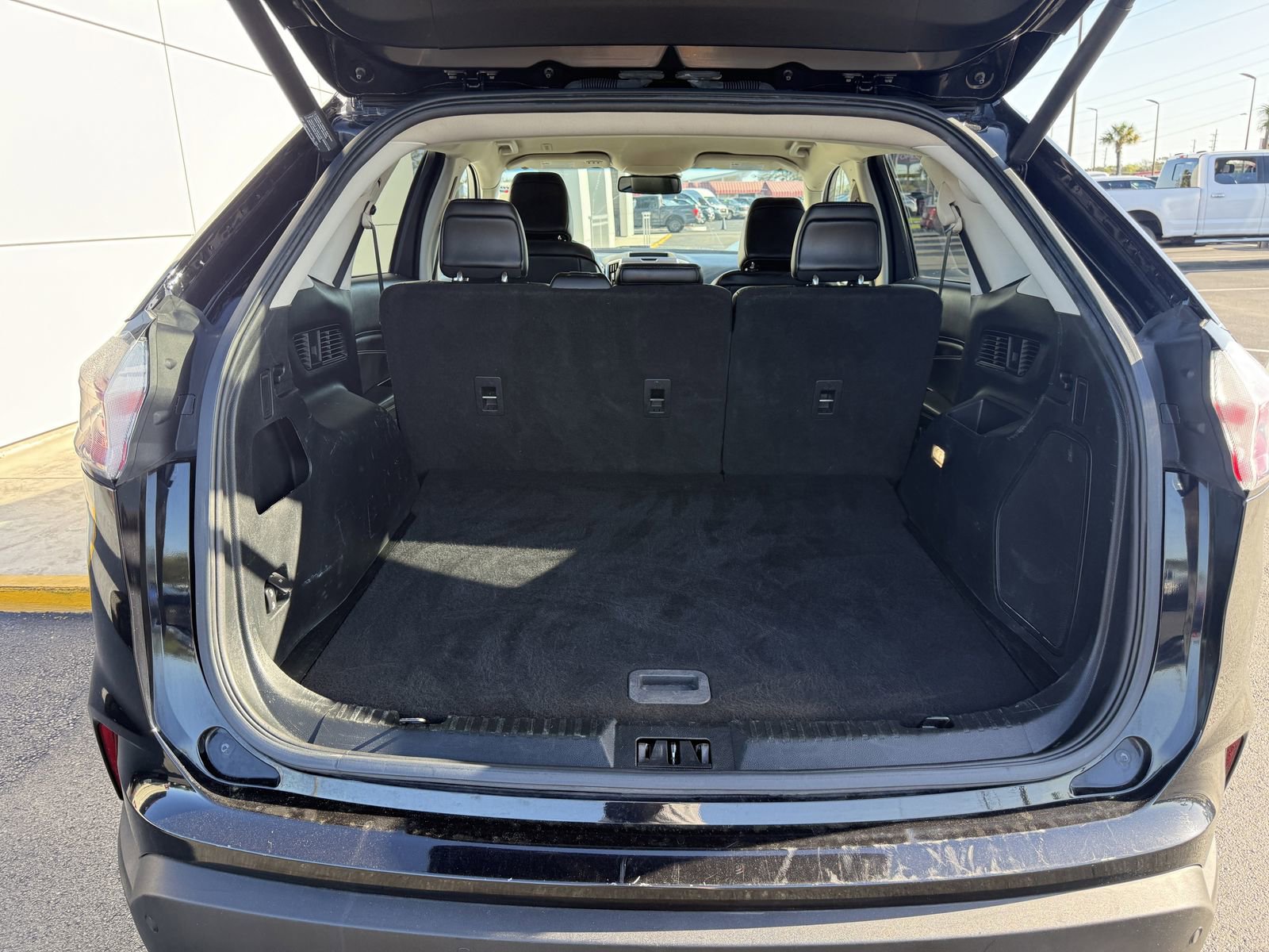 Used 2020 Ford Edge Titanium image 8