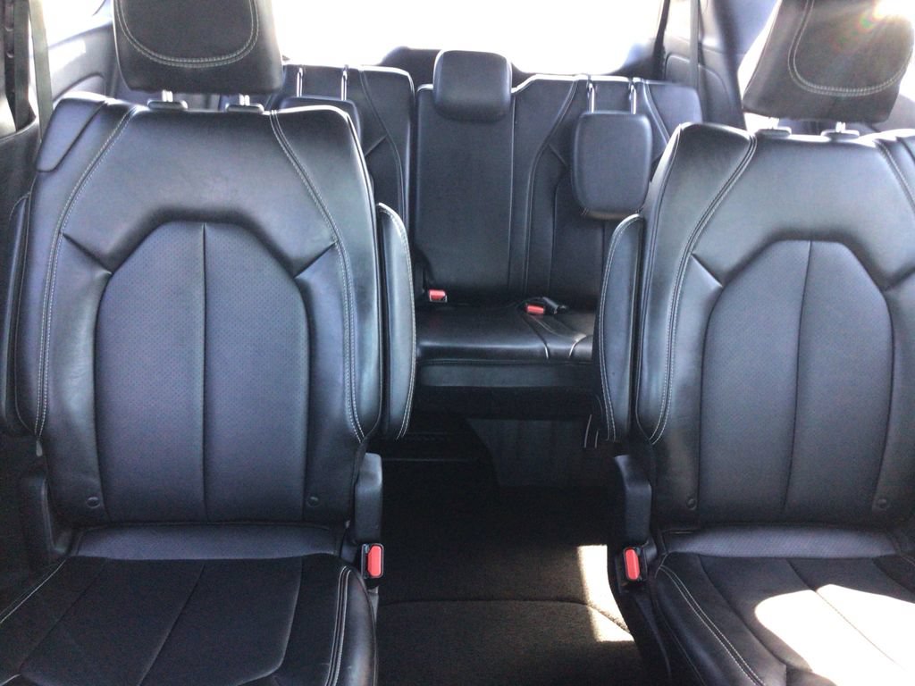 Used 2025 Chrysler Pacifica Select FWD image 15