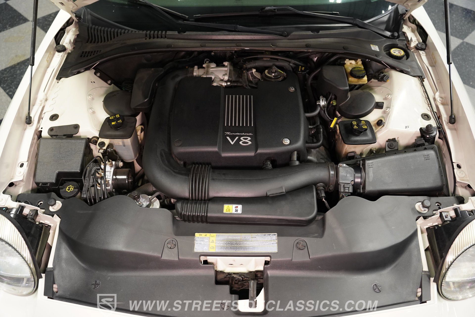 Used 2002 Ford Thunderbird image 3