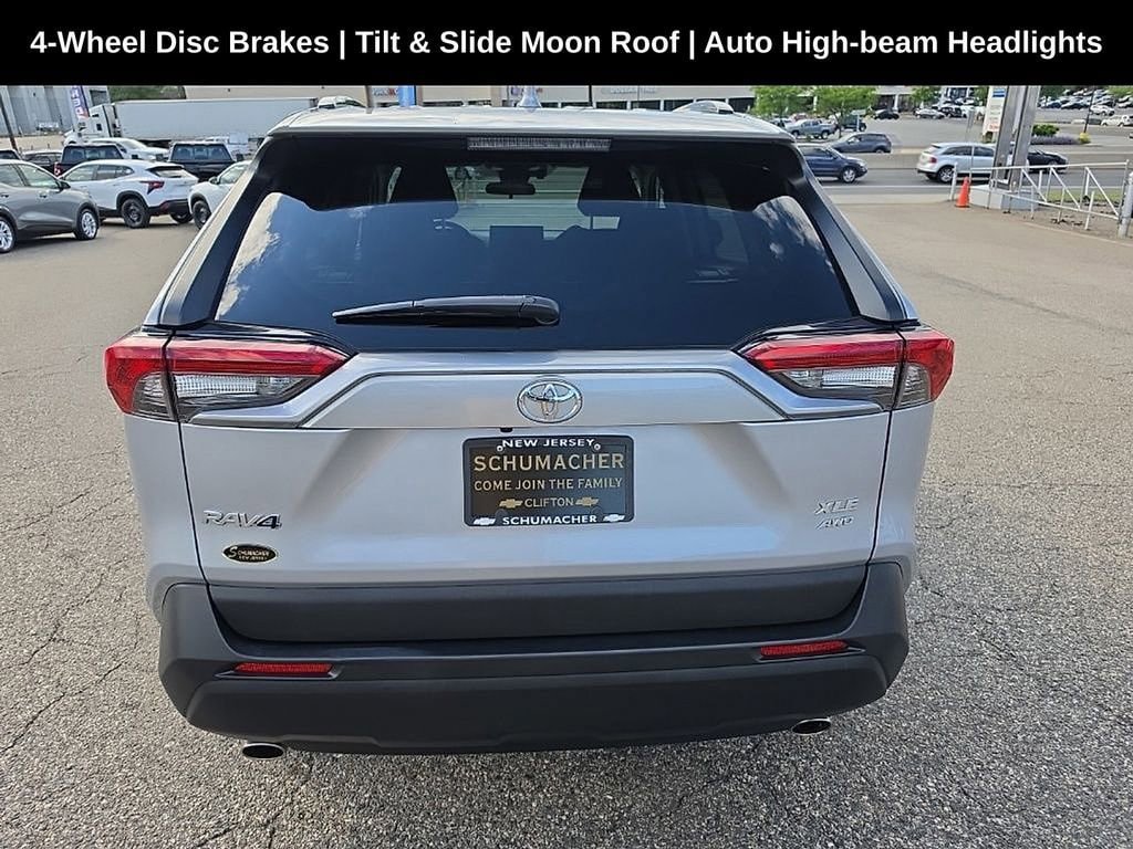 Used 2022 Toyota RAV4 XLE w/ Convenience Package AWD/4WD image 4