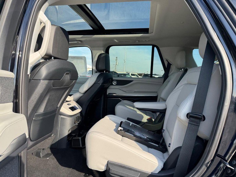 New 2025 Lincoln Navigator Reserve image 10