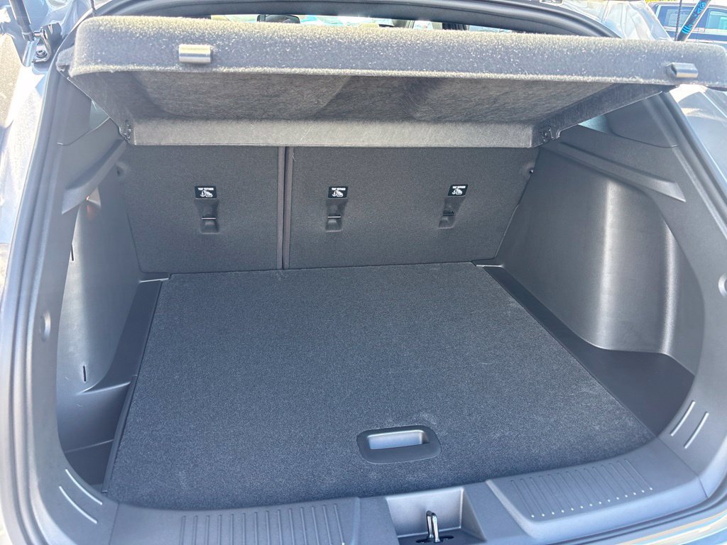 New 2026 Chevrolet Trax RS w/ Sunroof Package FWD image 6