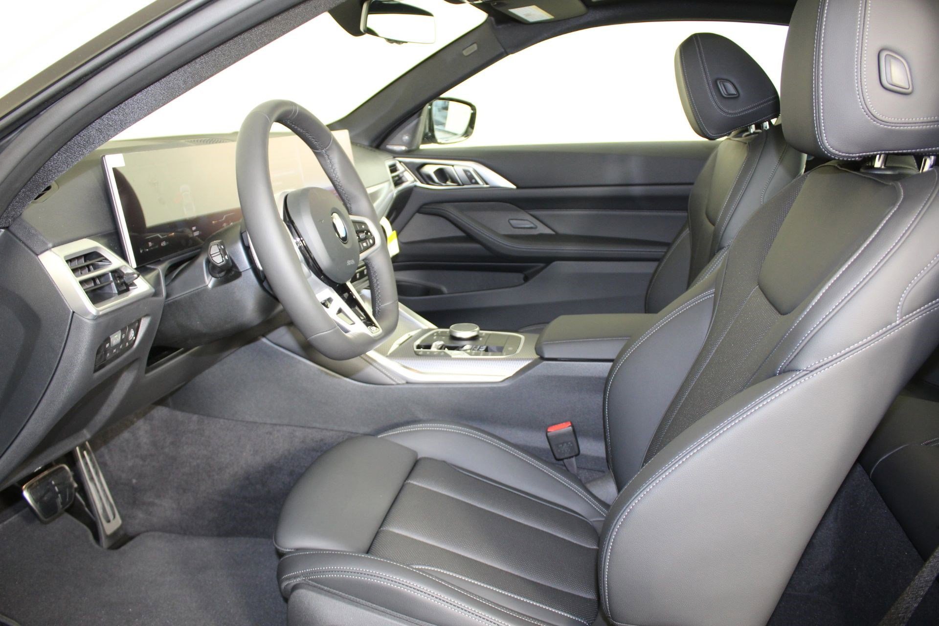 New 2026 BMW 430i Coupe w/ M Sport Package RWD image 22