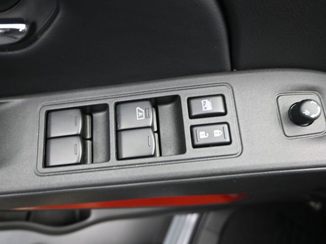 Used 2025 Nissan Frontier PRO-4X image 11