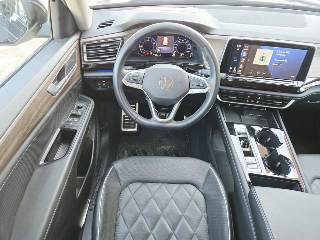 Used 2024 Volkswagen Atlas SEL Premium R-Line image 11