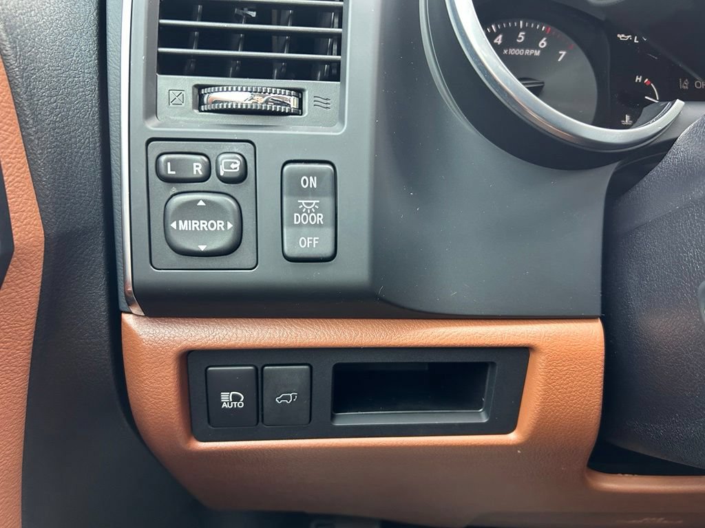 Used 2022 Toyota Sequoia Platinum AWD/4WD image 58