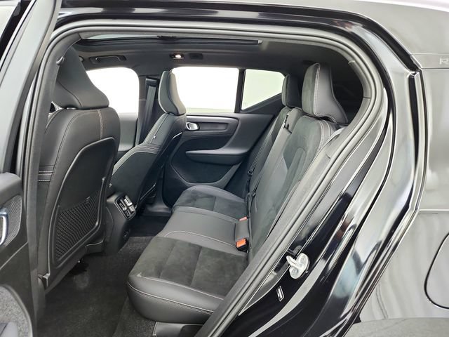 Certified 2024 Volvo XC40 Recharge Ultimate w/ Protection Package Premier AWD/4WD image 27