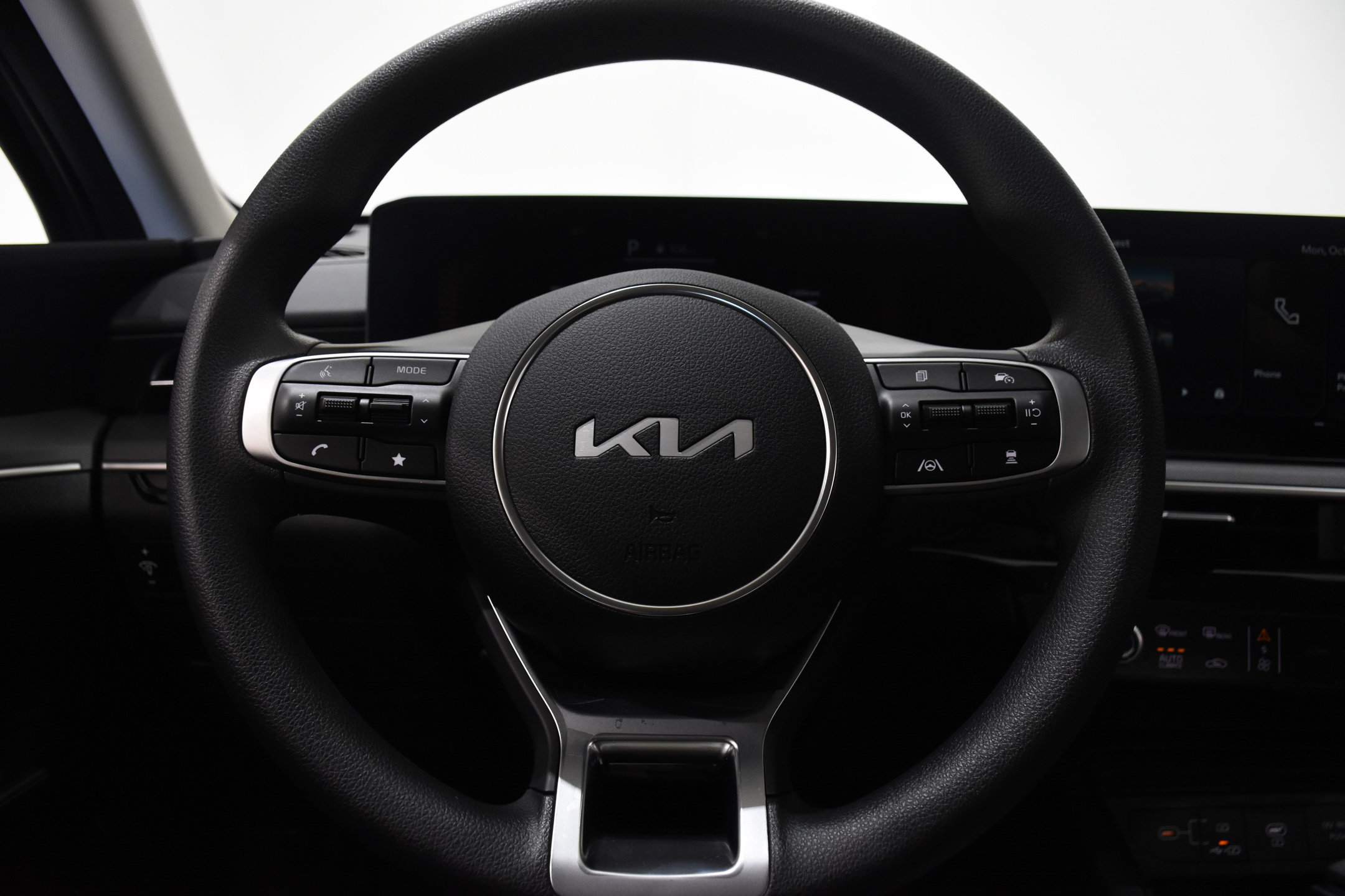 New 2027 Kia K5 LXS FWD image 16