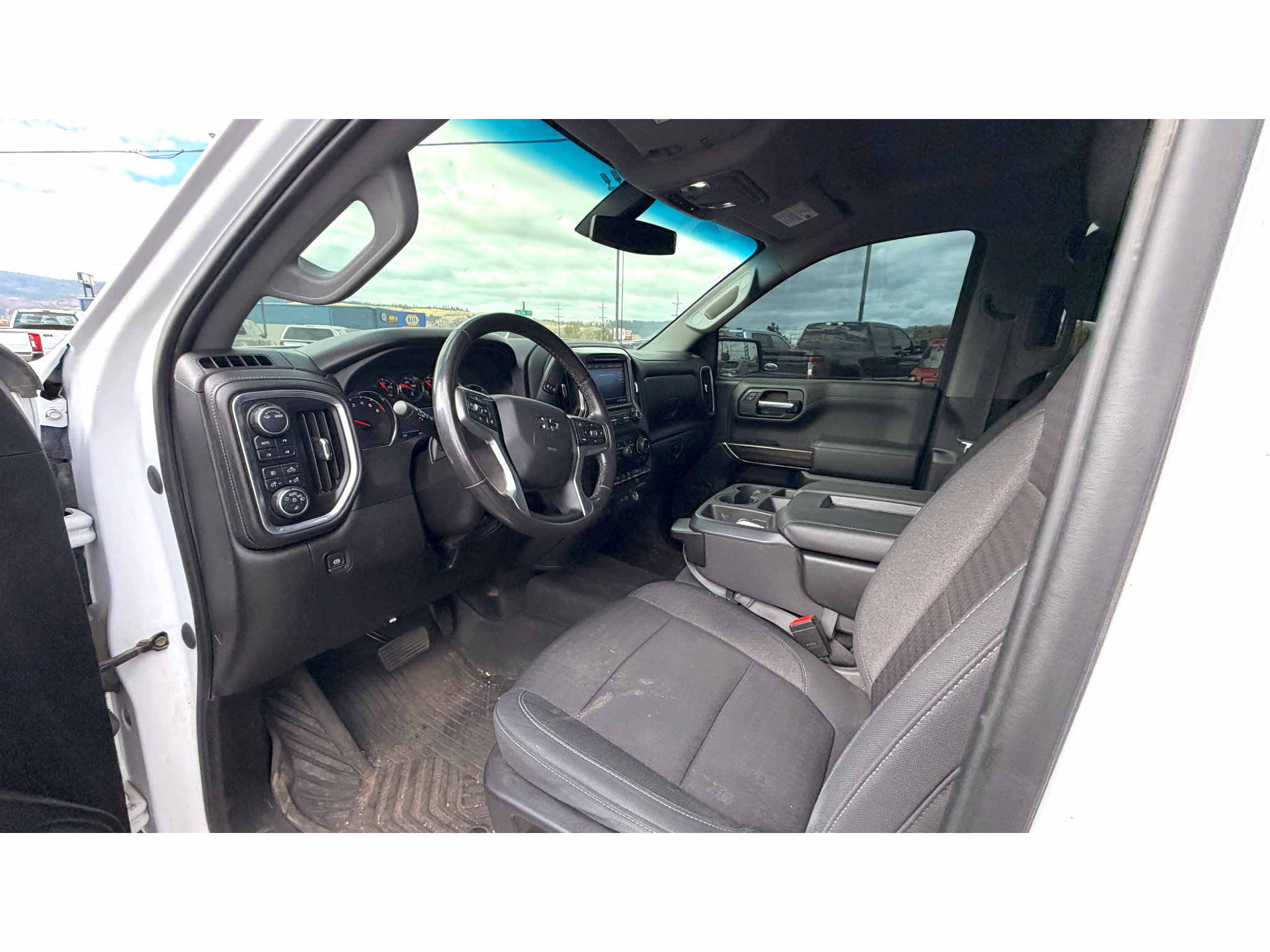 Used 2020 Chevrolet Silverado 1500 RST w/ True North Edition AWD/4WD image 15