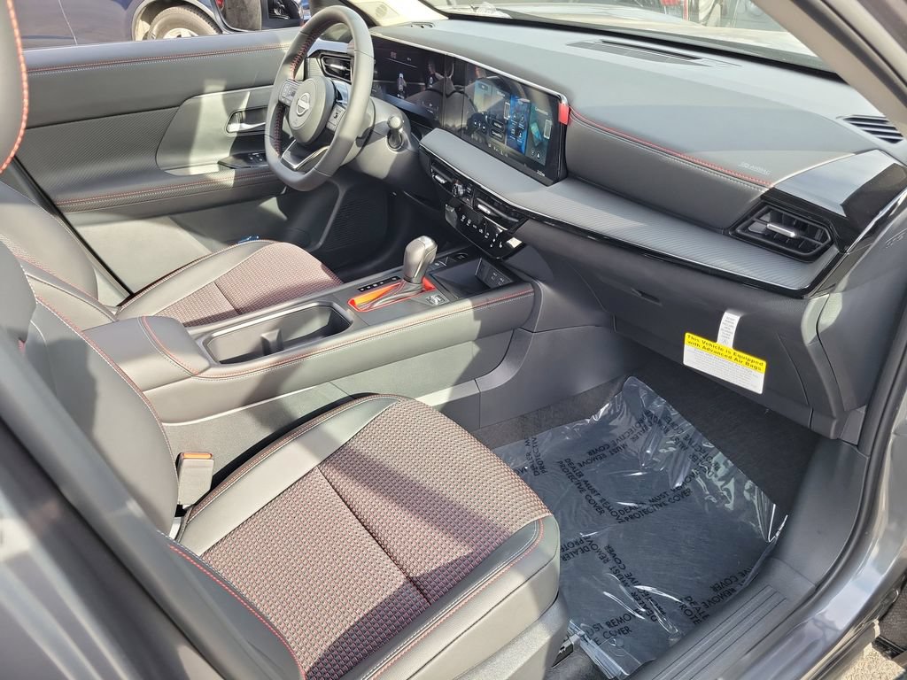 New 2026 Nissan Kicks SR w/ SR Premium Package FWD image 11