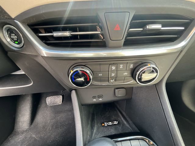 Certified 2024 Buick Encore GX Preferred w/ Advanced Technology Package FWD image 18