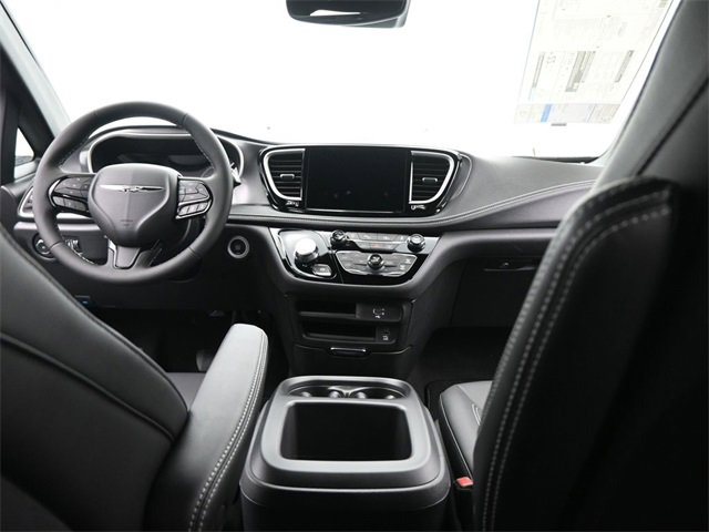 New 2026 Chrysler Pacifica Select image 24