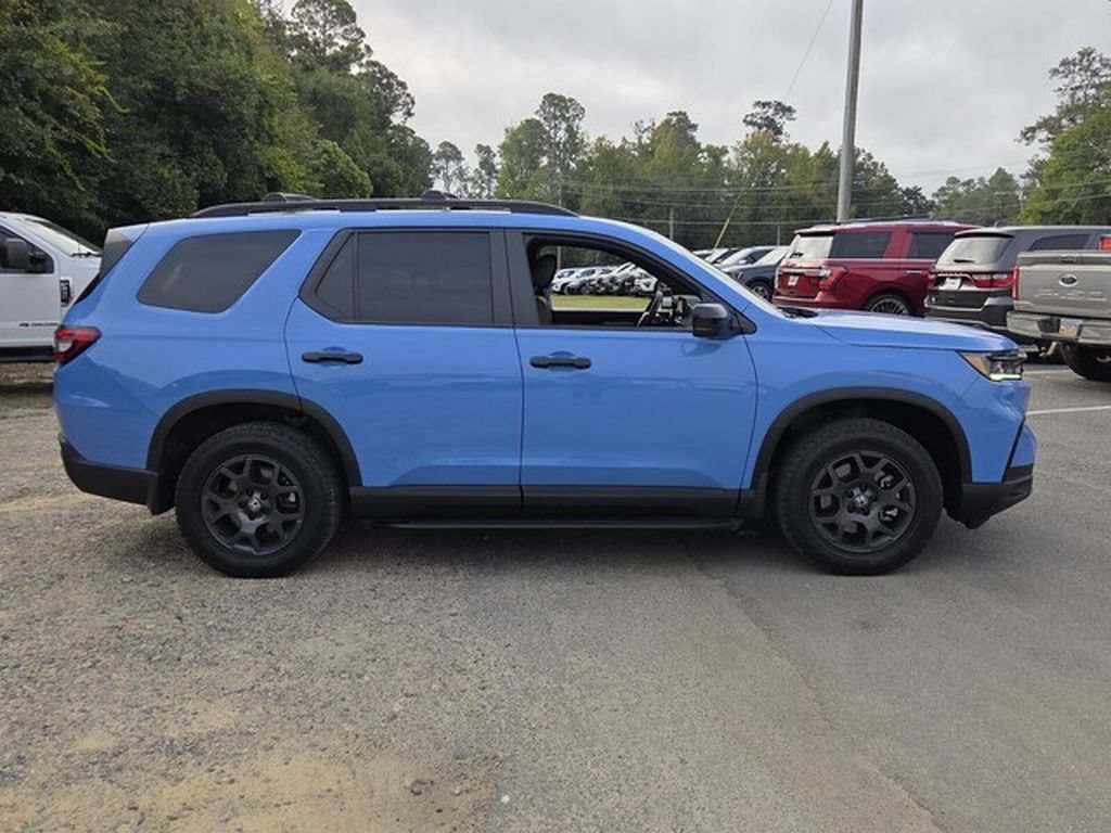 Used 2025 Honda Pilot TrailSport image 15