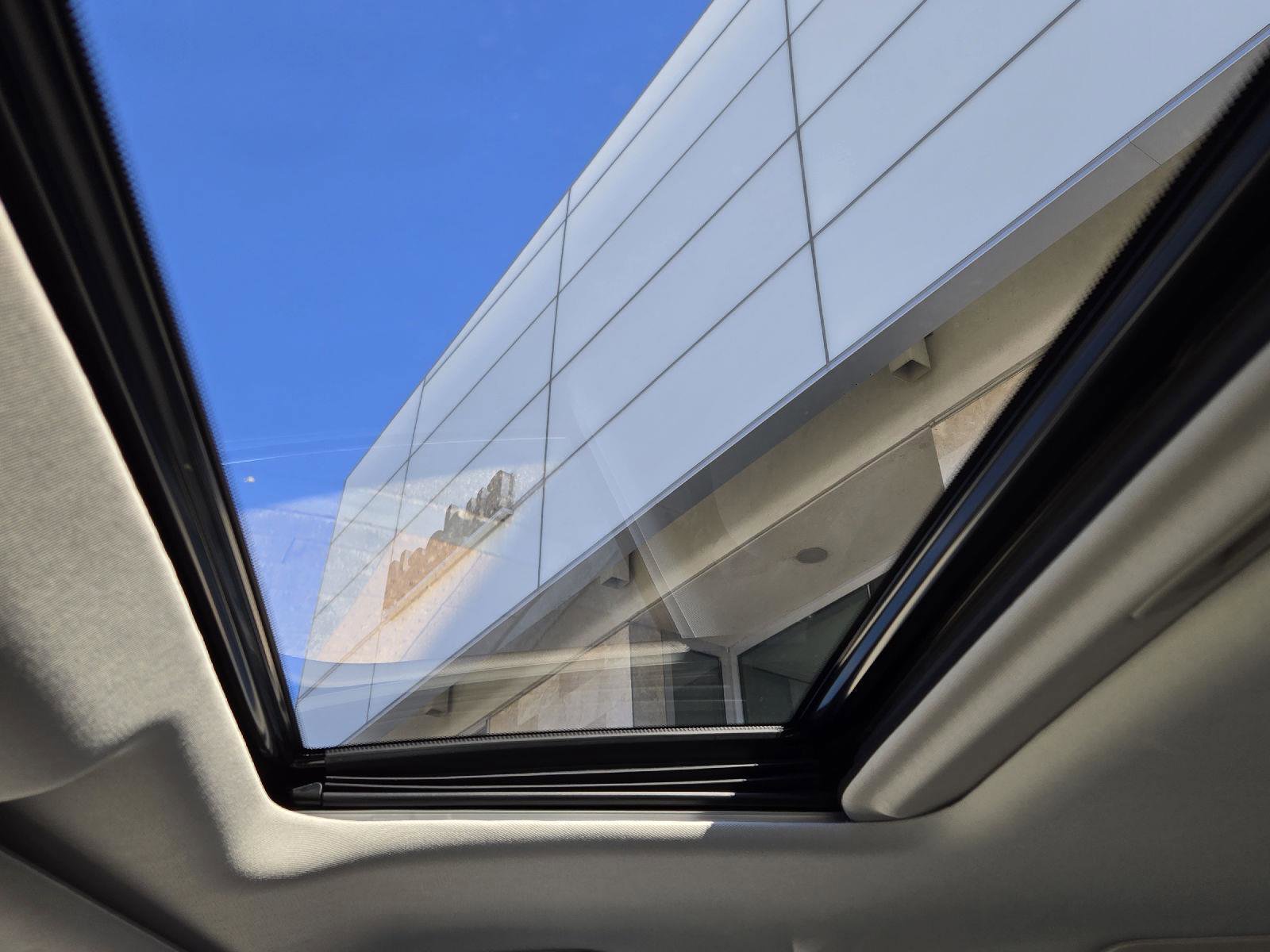 Certified 2021 INFINITI QX80 Luxe w/ All-Season Package image 27