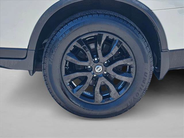 Used 2018 Nissan Rogue SV image 22