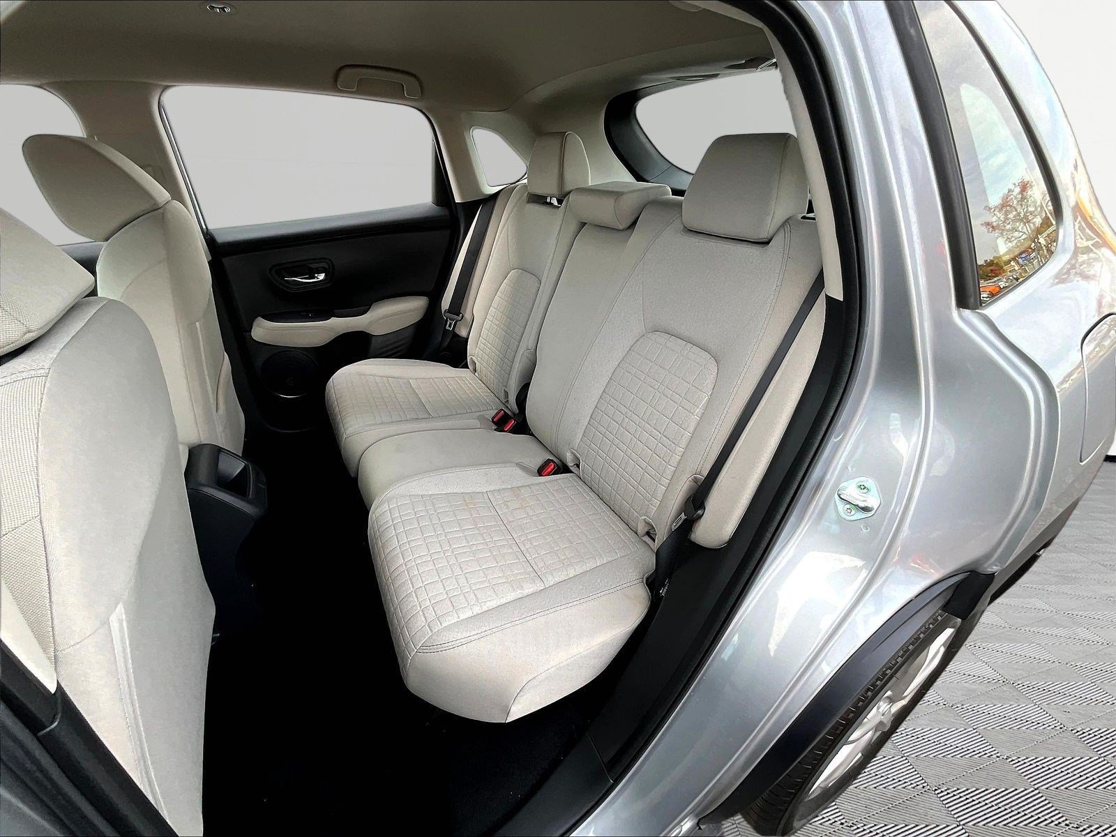 Used 2025 Honda HR-V LX image 21
