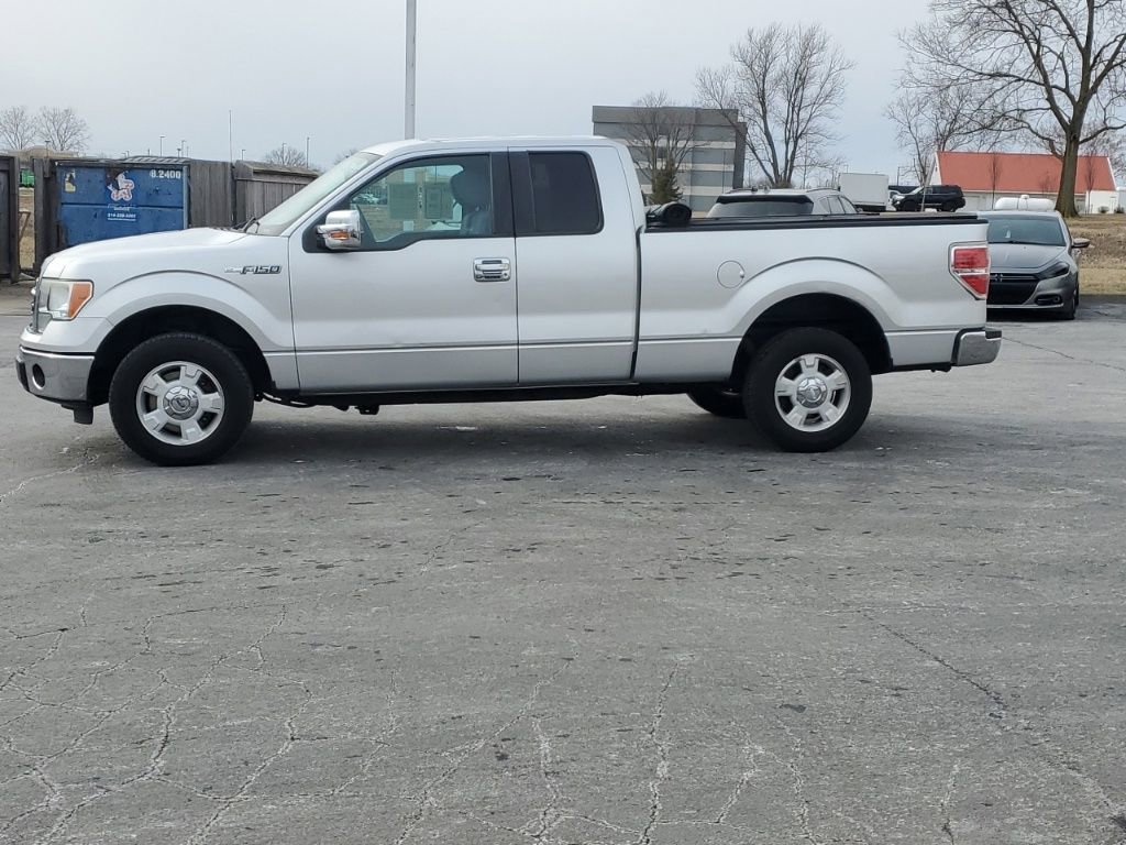 Used 2013 Ford F150 XLT w/ Mid Equipment Group image 4