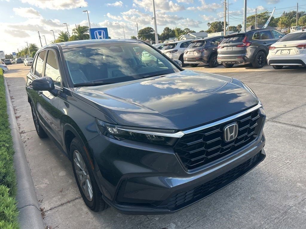 Used 2023 Honda CR-V EX image 3