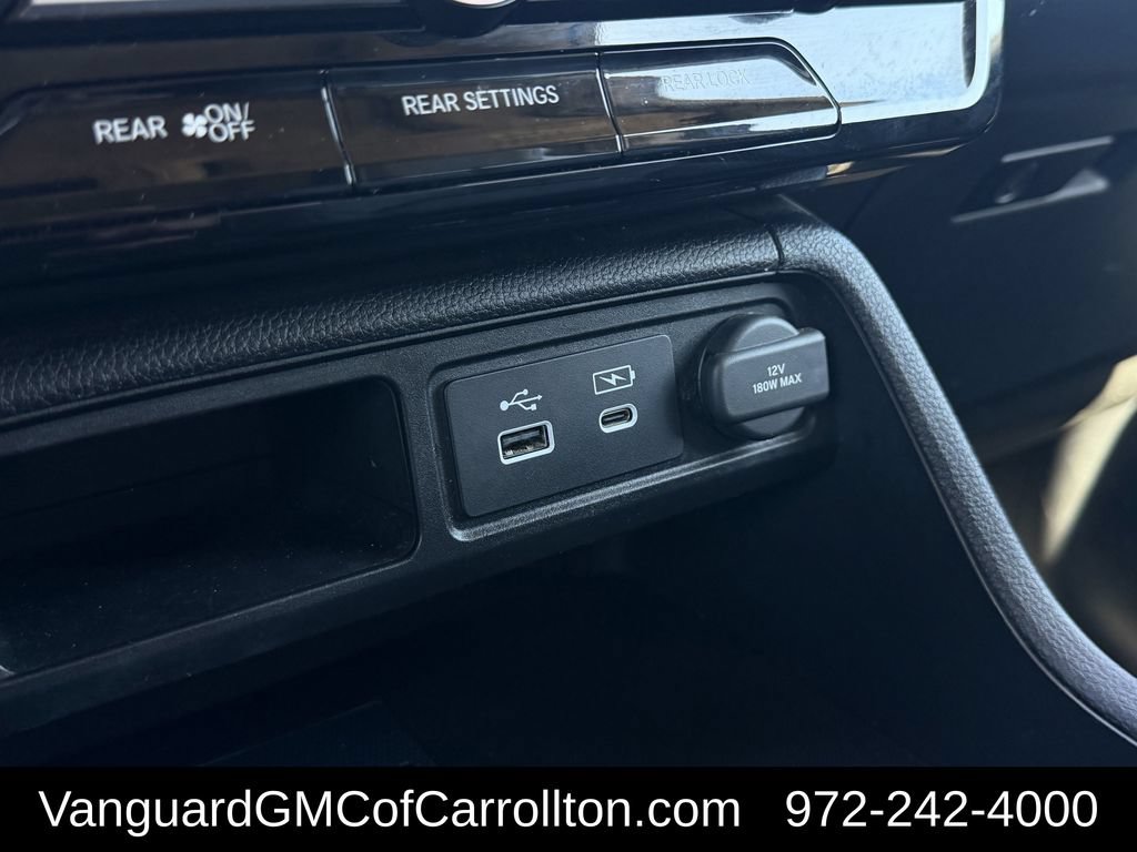 Used 2025 Honda Pilot Touring image 21