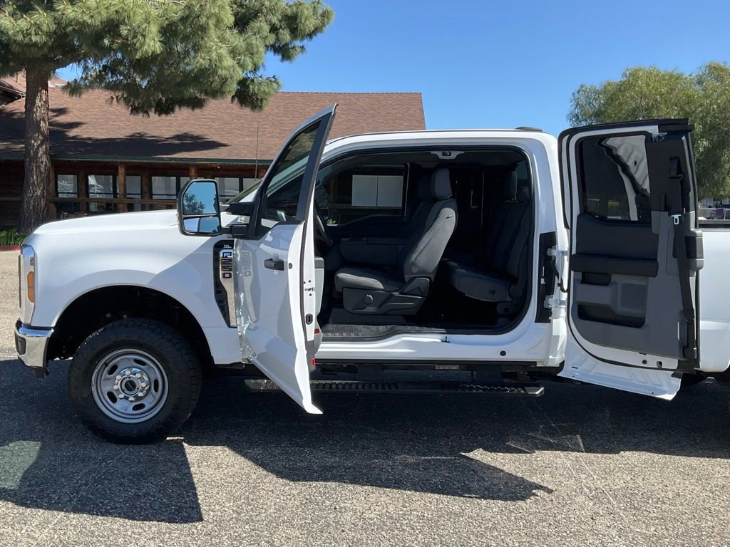 Used 2024 Ford F250 XL w/ FX4 Off-Road Package image 25