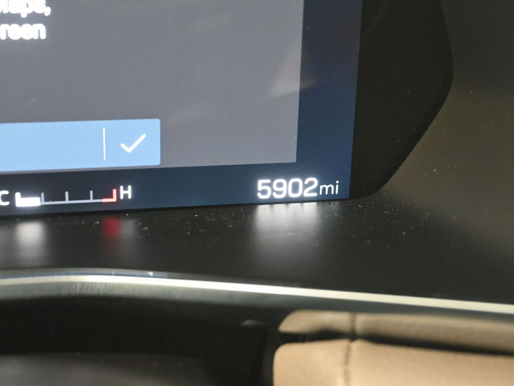 Used 2026 GMC Canyon Denali image 17