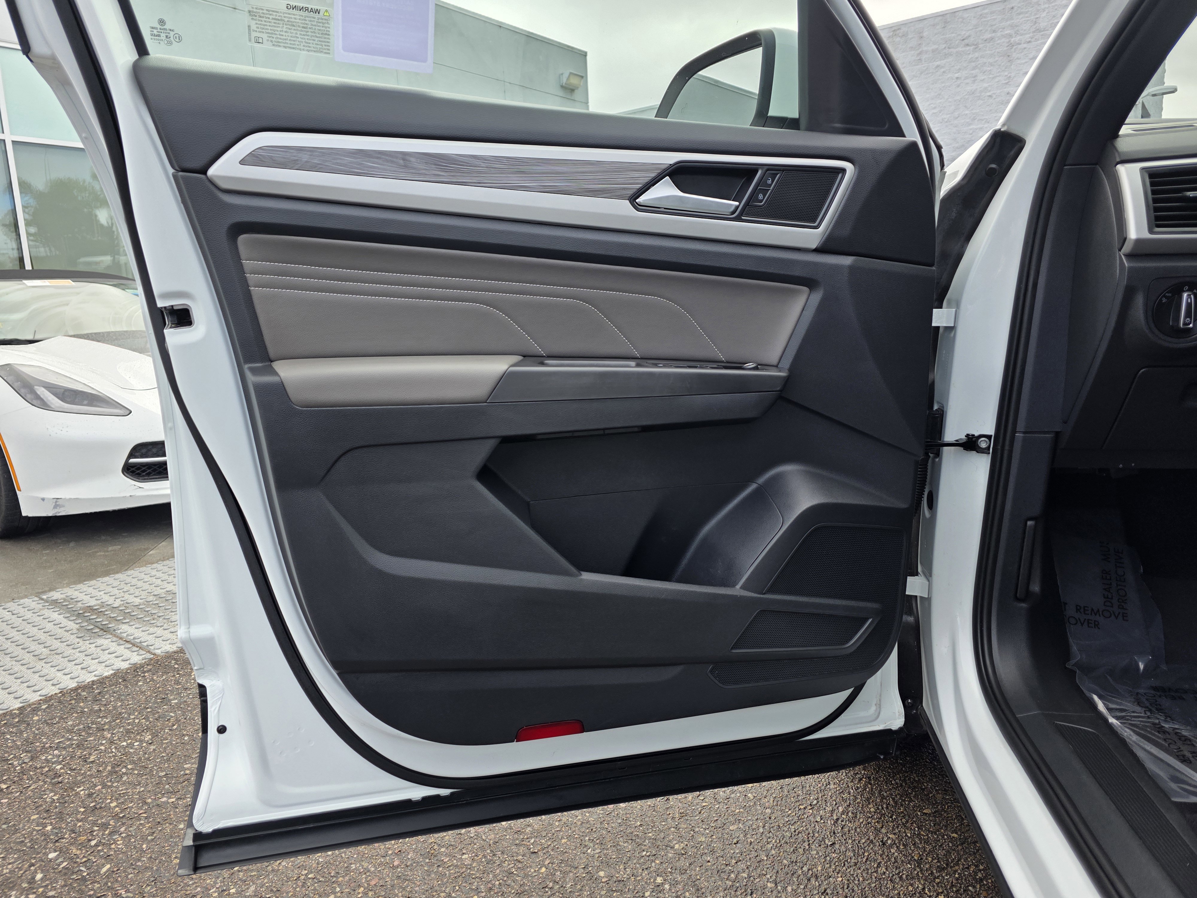 Used 2023 Volkswagen Atlas Cross Sport SE image 11