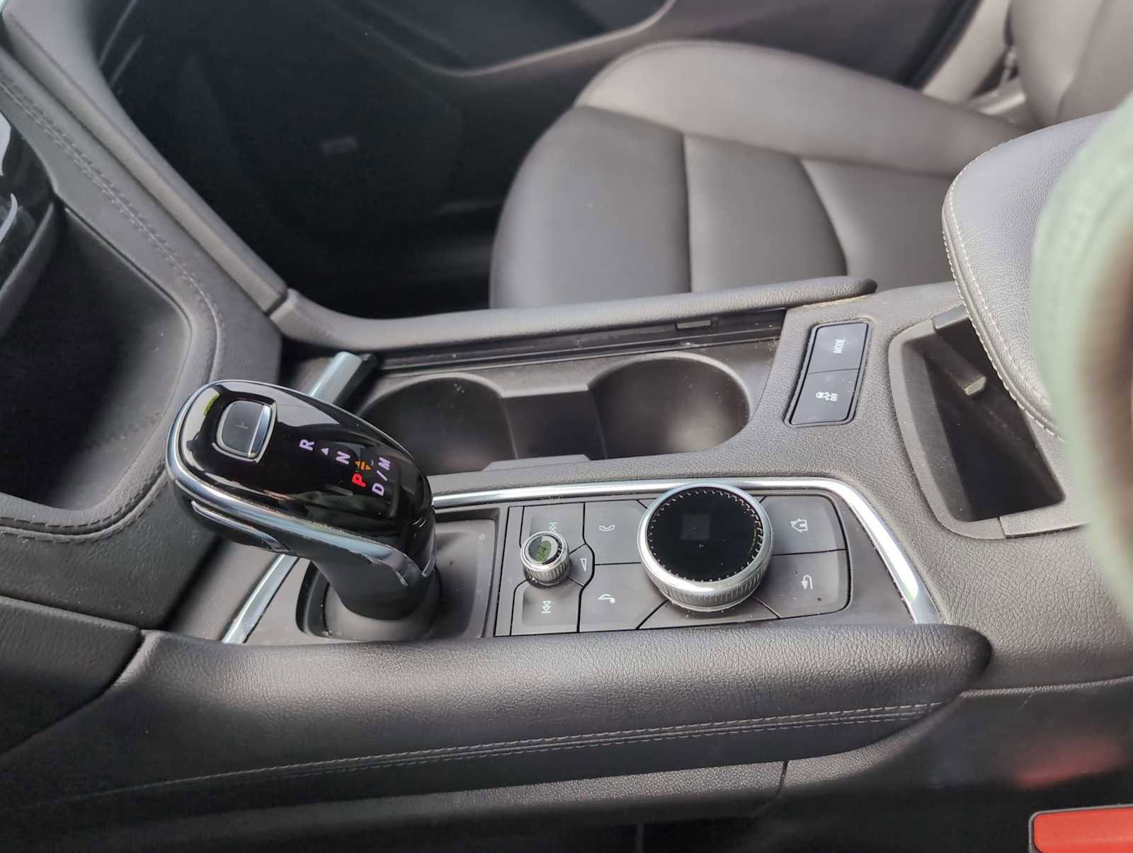 Used 2024 Cadillac XT6 Luxury w/ LPO, Floor Liner Package image 15