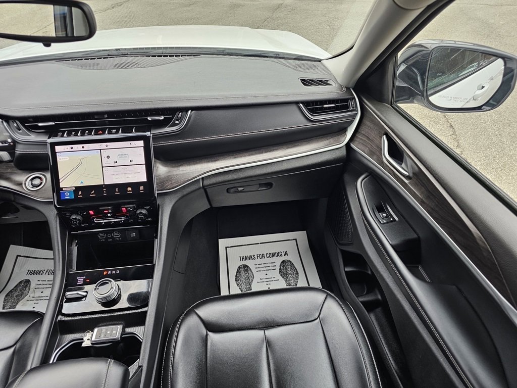 Used 2024 Jeep Grand Cherokee Limited image 33