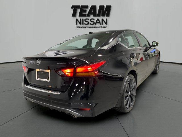 Used 2022 Nissan Altima 2.5 SR w/ Midnight Edition Package AWD/4WD image 7