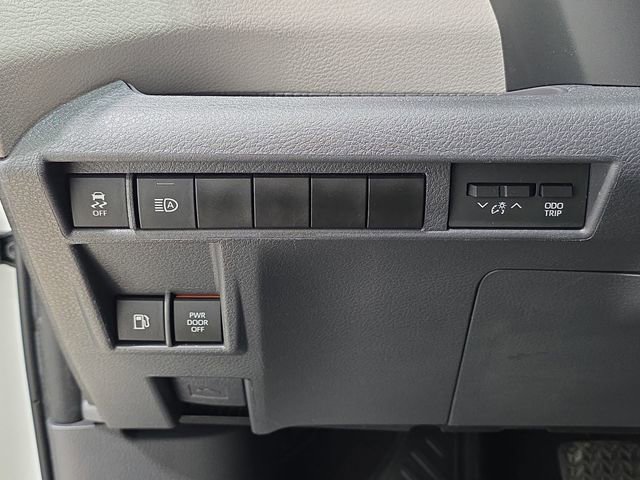 Certified 2023 Toyota Sienna XLE AWD/4WD image 21