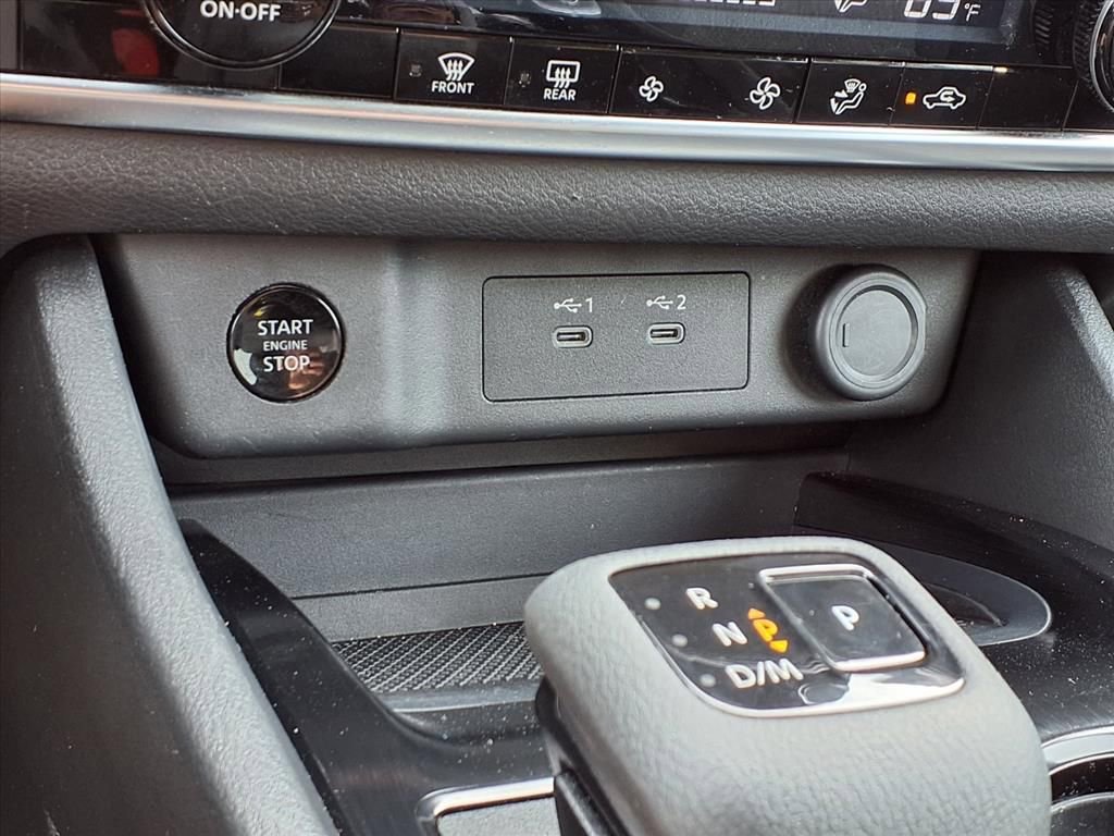 Used 2024 Nissan Rogue SV image 11