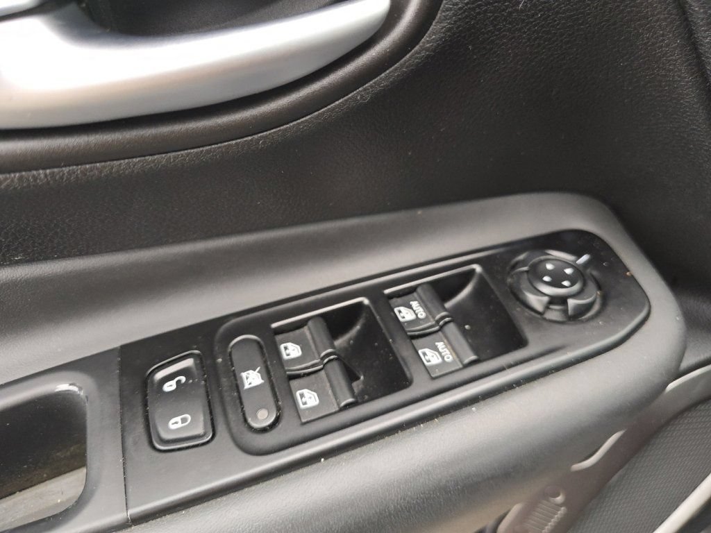 Used 2020 Jeep Renegade Limited AWD/4WD image 26