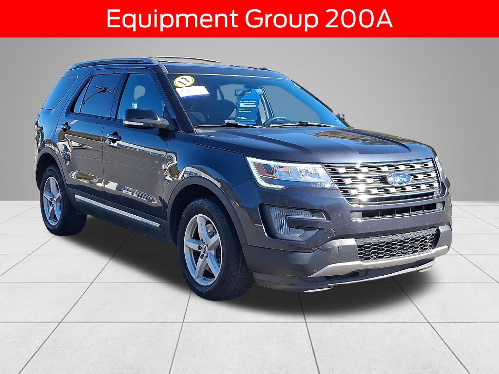 Certified 2017 Ford Explorer XLT AWD/4WD image 3
