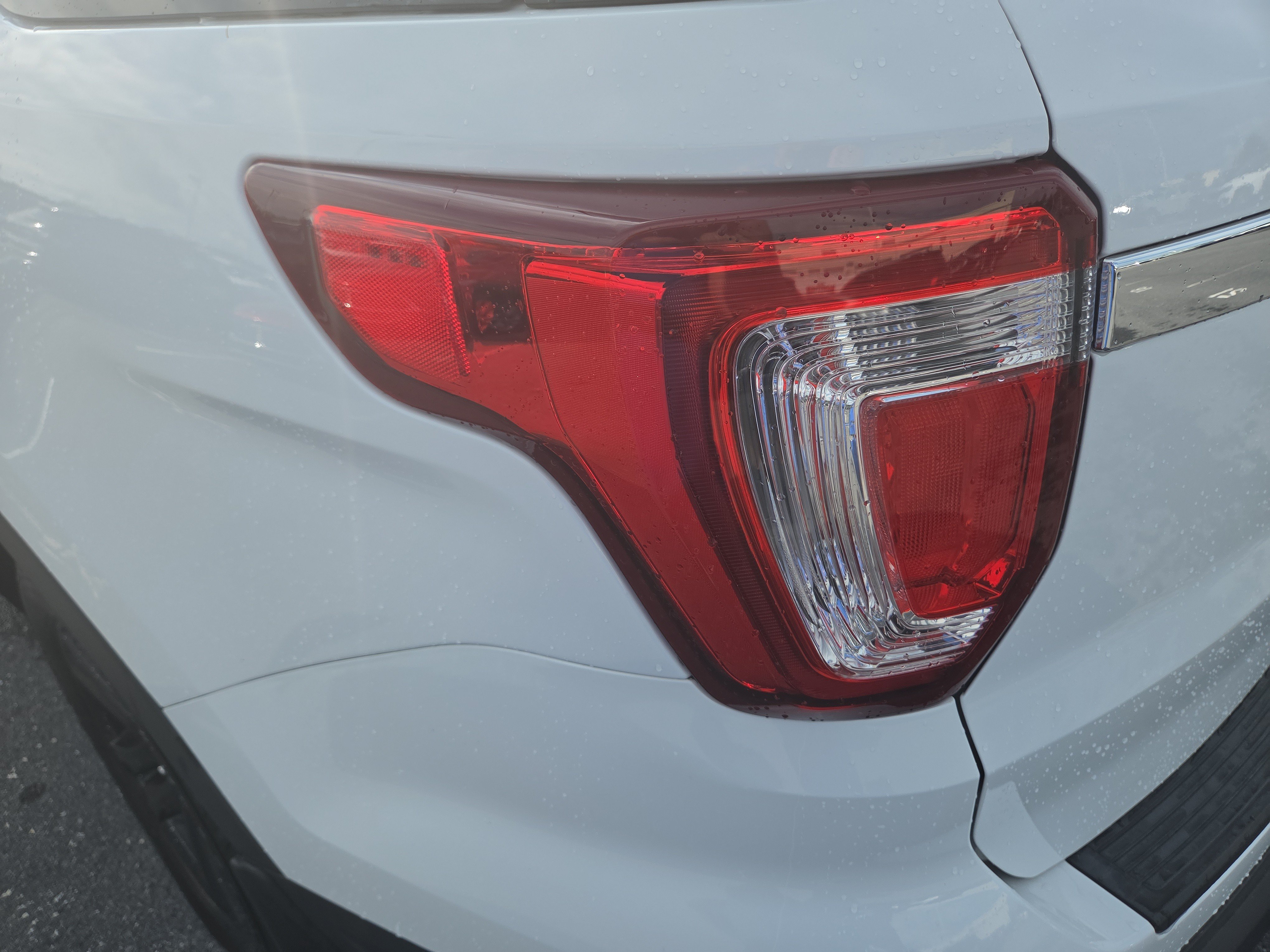 Used 2019 Ford Explorer XLT AWD/4WD image 10