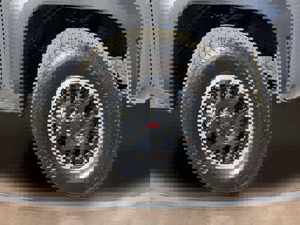 Used 2025 Toyota Tacoma TRD Off-Road image 26