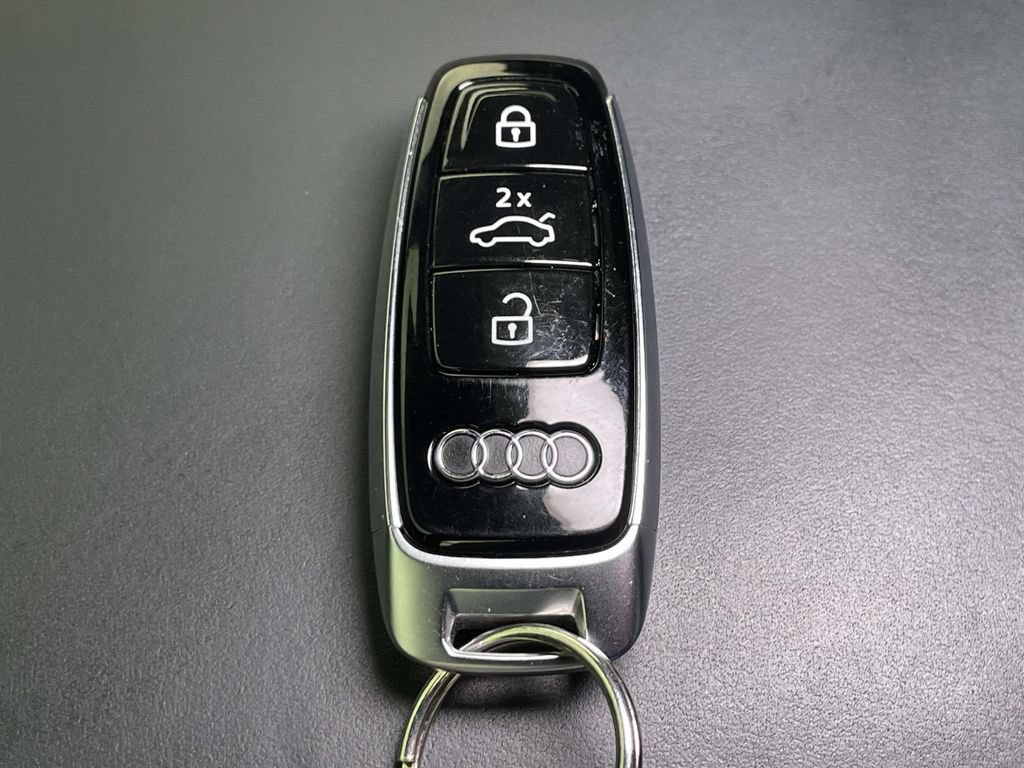 Certified 2025 Audi Q8 Prestige AWD/4WD image 45