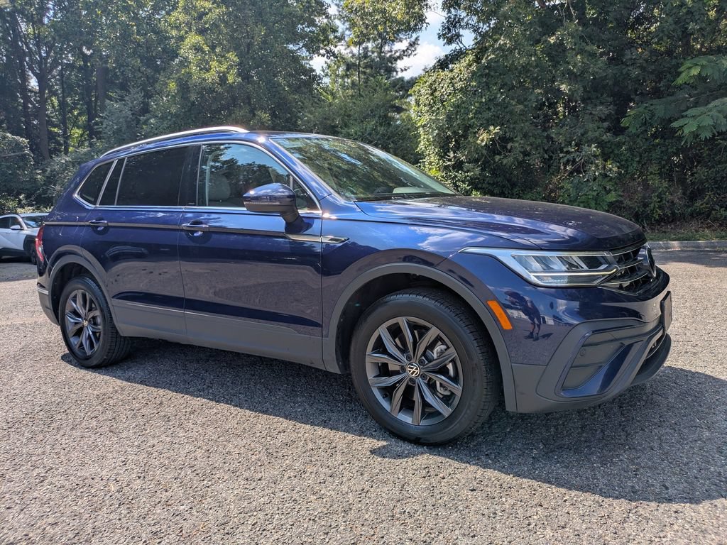 Certified 2023 Volkswagen Tiguan SE FWD image 2