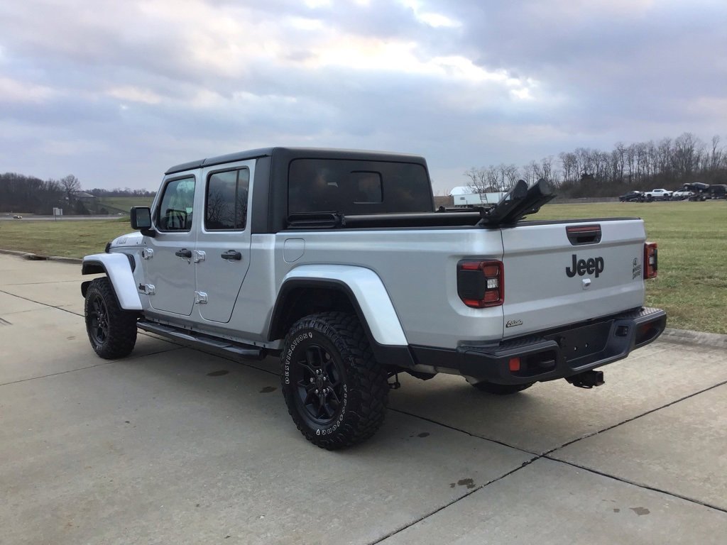 Used 2024 Jeep Gladiator Willys image 6