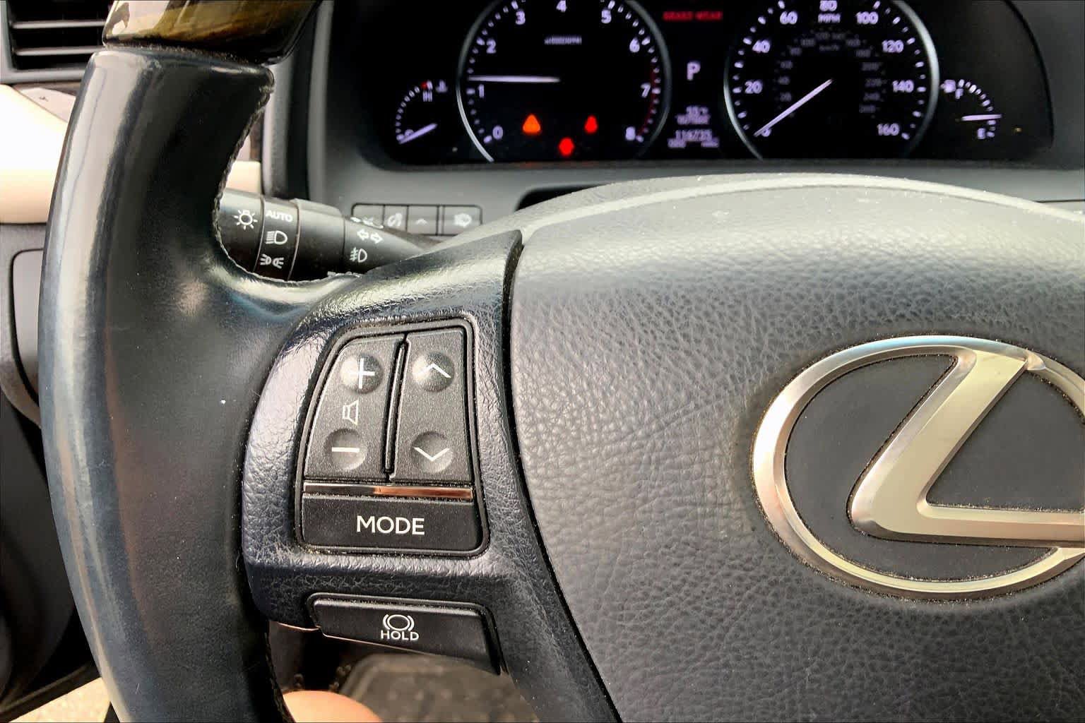 Used 2016 Lexus LS 460 AWD w/ Comfort Package image 24