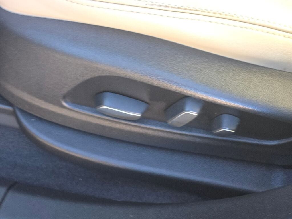 Used 2019 Cadillac XT5 Luxury image 25