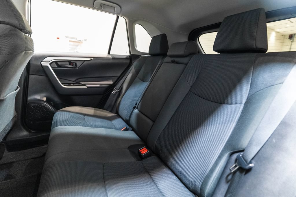 Certified 2025 Toyota RAV4 LE AWD/4WD image 29