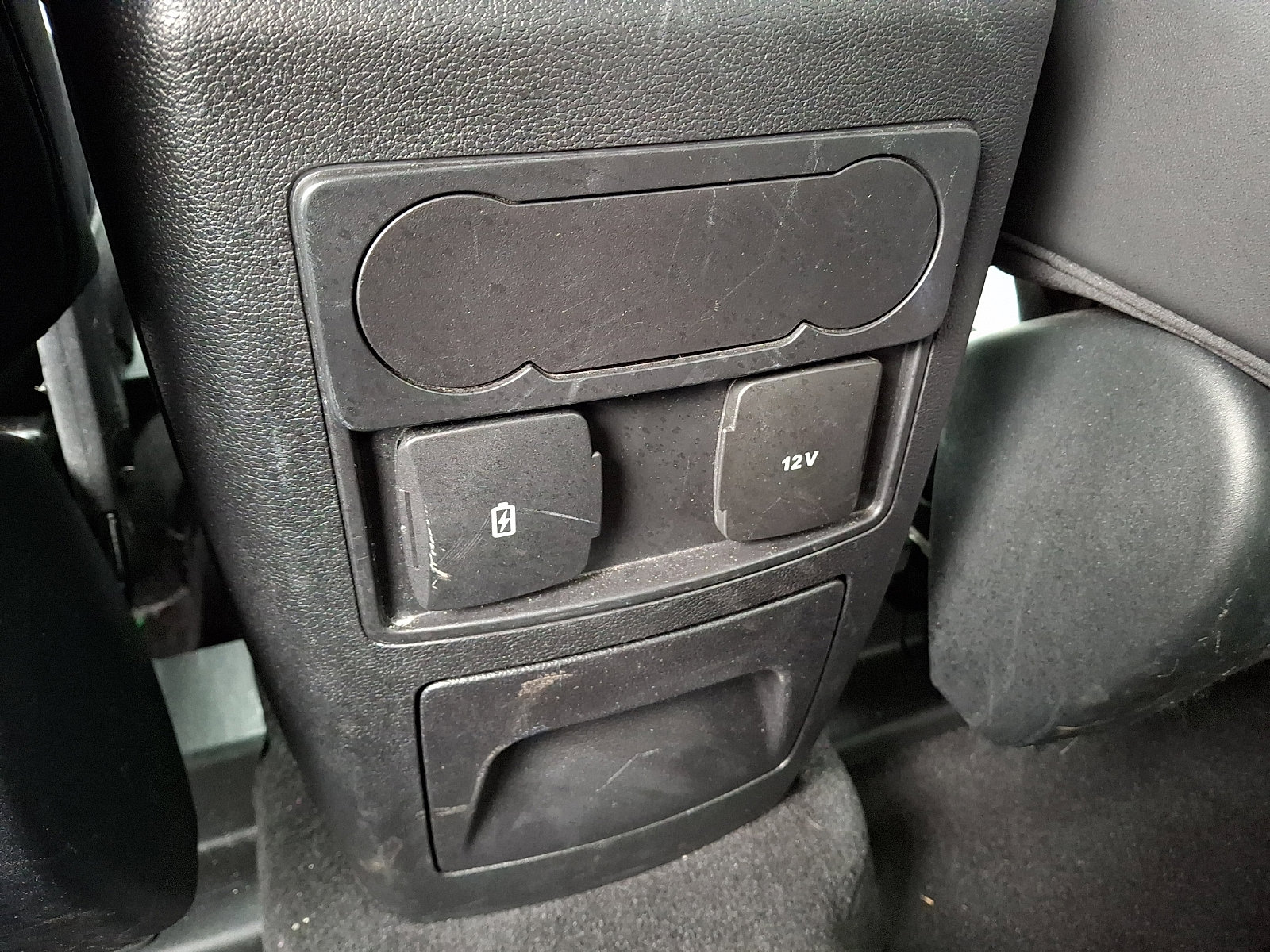 Used 2023 Ford Explorer XLT w/ Equipment Group 202A AWD/4WD image 11