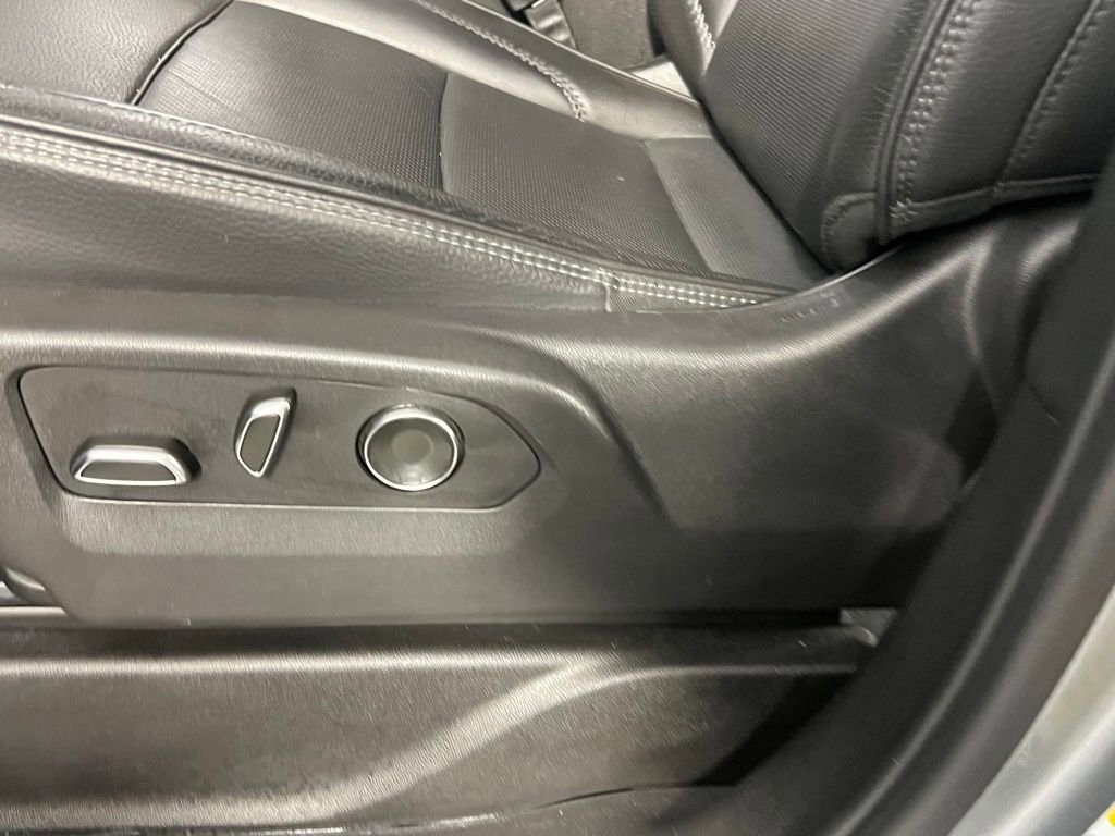 Used 2025 GMC Yukon Denali image 25