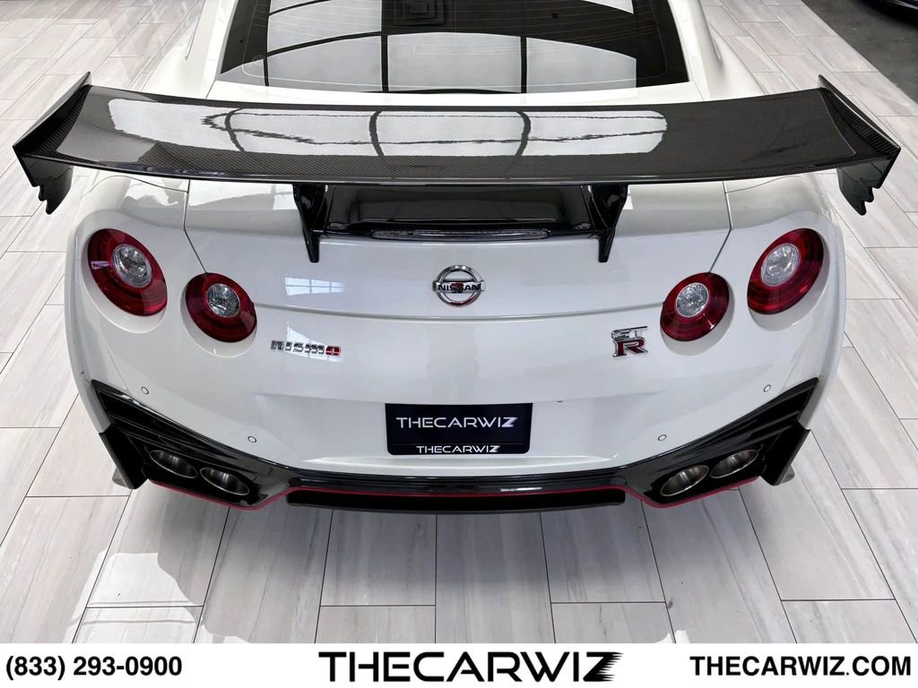 Used 2018 Nissan GT-R NISMO AWD/4WD image 33