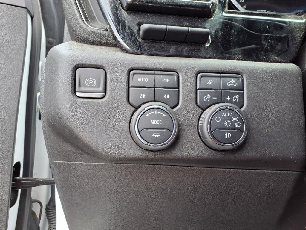 Used 2022 Chevrolet Silverado 1500 ZR2 w/ Technology Package image 19