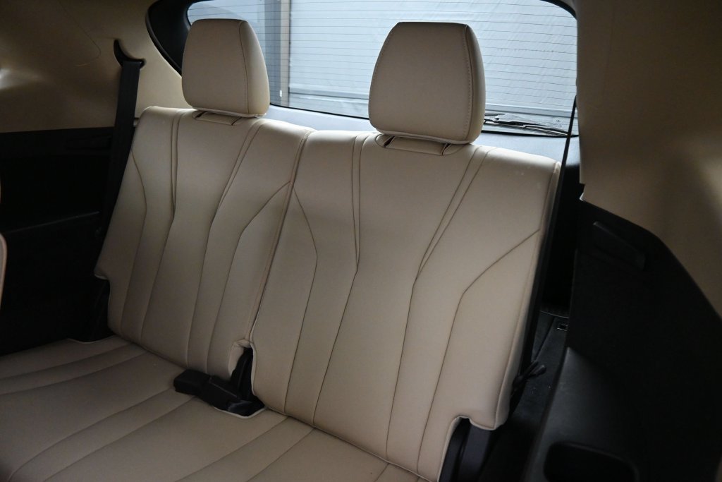 Used 2023 Acura MDX w/ Technology Package FWD image 24