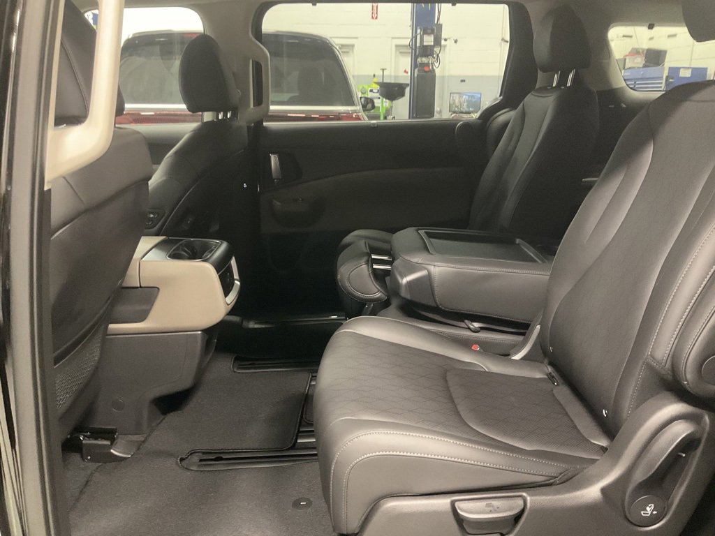 New 2026 Kia Carnival EX image 27