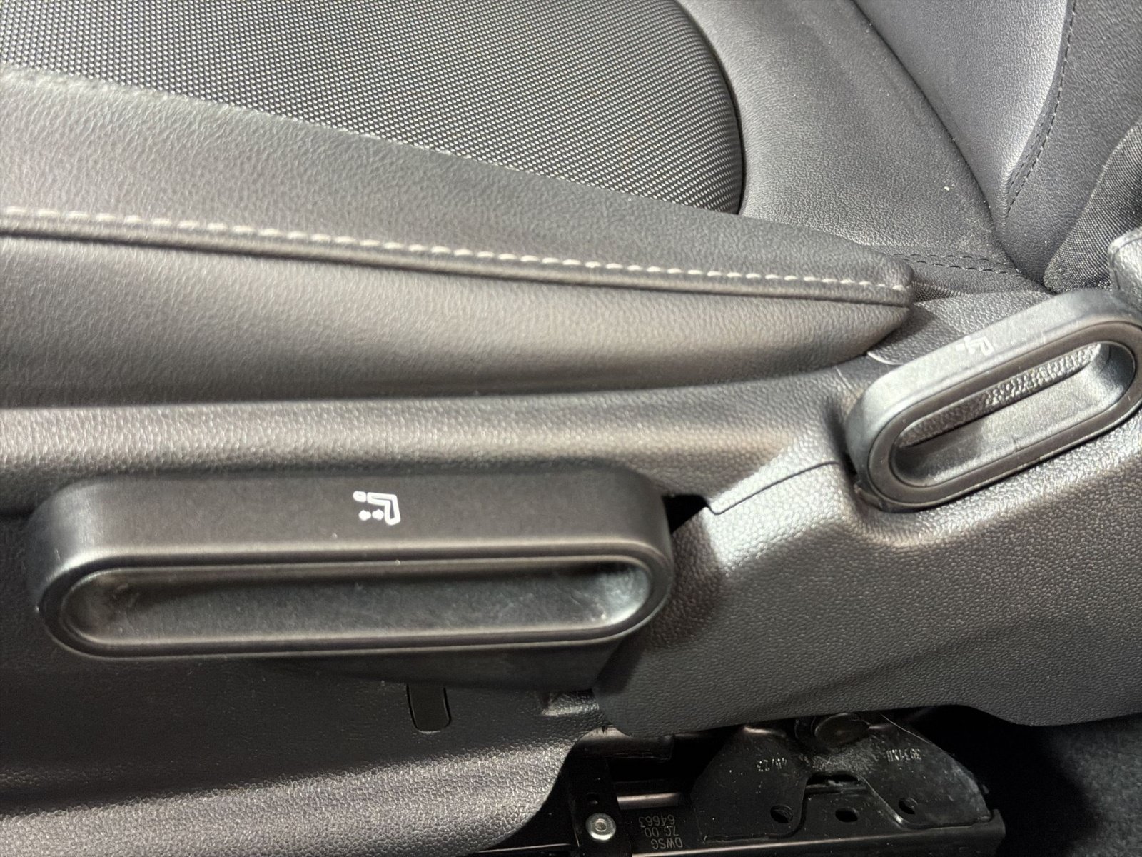 Used 2024 MINI Cooper SE FWD image 14