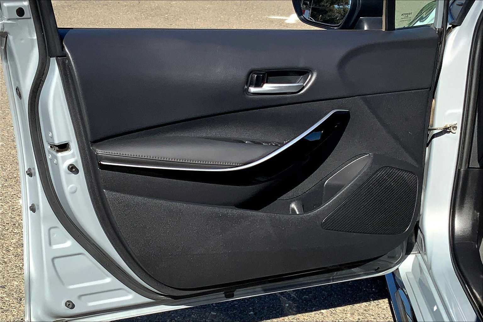 Used 2022 Toyota Corolla XSE w/ Carpet Mat Package (TMS) FWD image 21